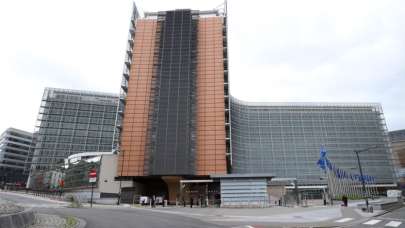 AB komisyonundan Ukrayna, Moldova ve Gürcistan için adaylık kararı