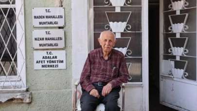 İstanbul'un en yaşlı muhtarı, mührü 28 yıldır görevinin başında