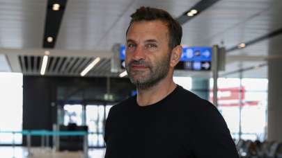 Galatasaray, Okan Buruk ile resmi sözleşme imzaladı