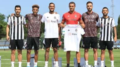 Beşiktaş'ta yeni sezon forma tanıtımı yapıldı