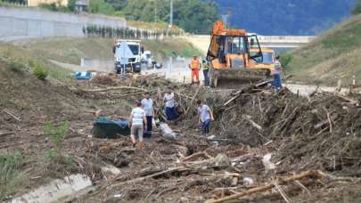 Bartın'da sel bölgelerinde çalışmalar devam ediyor