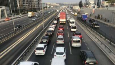 Karayollarında yeni dönem! Trafikte bunu yapmayan yandı