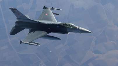 Yunan uçaklarından Türk F-16'larına taciz