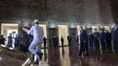 Cumhurbaşkanı Erdoğan başkanlığındaki devlet erkanı, Anıtkabir'i ziyaret etti