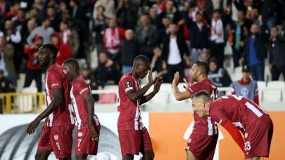 Ali Şaşal Vural kurtardı, Sivasspor 1 puanla başladı