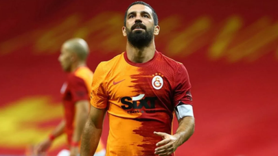 Arda Turan futbolu bıraktı