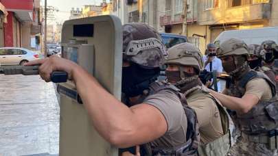 İBB’den sonra Mersin Büyükşehir Belediyesine de PKK operasyonu CHP’li belediyelerde skandal büyüyor