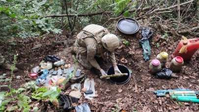 Hatay kırsalında çok miktarda patlayıcı ve mühimmat ele geçirildi