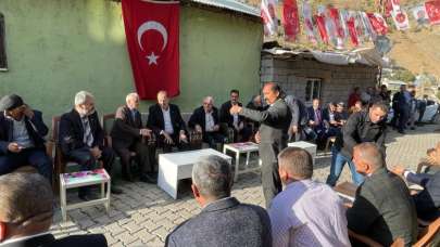 Hakkari'de MHP heyetine sevgi seli: Çocukların sesi dağları inletti