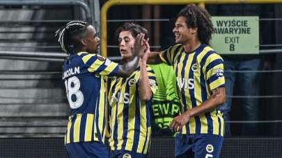 Arda Güler'in 1 gol 1 asistle yıldızlaştığı maçta Fenerbahçe son 16'da!