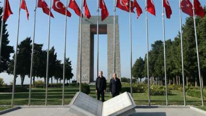 Bakan Akar ve NATO Genel Sekreteri Stoltenberg'ten Şehitler Abidesi'ne ziyaret