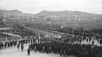 TBMM arşivinden yurt genelindeki ilk 10 Kasım törenleri