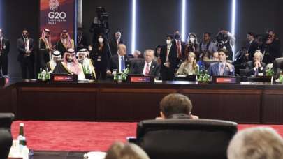 İnsanlığın sağlık politikaları açısından siyasi liderlik ve kararlılığa ihtiyacı var