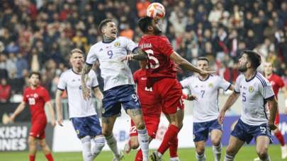 A Milli Takım'dan İskoçya'ya karşı iyi prova! Ozan ve Cengiz Diyarbakır'da galibiyeti getirdi...