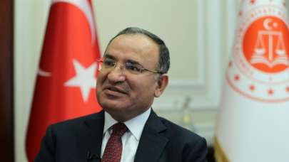 Adalet Bakanı Bozdağ, başörtüsüne yönelik teklifin haftaya TBMM'ye sunulabileceğini belirtti