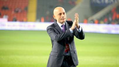 Cüneyt Çakır son düdüğünü çaldı, jübile yaptı