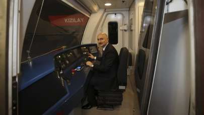Bakan Karaismailoğlu, AKM-Gar-Kızılay Metro Hattı'nı test etti