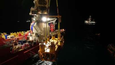 Karadeniz gazında yeni gelişme: "Peçenek" deniz altına indirildi