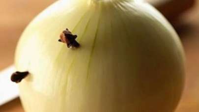 Uyumadan önce soğanı yatağınızı başına koyun! Sabah olacakları görün