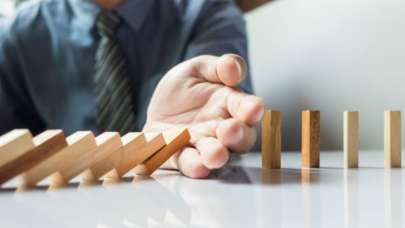 Şoke eden haber! O ülkede 808 dev şirket iflas etti