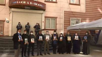 Muşlu aileler çocukları için HDP önündeki eylemlerini sürdürdü
