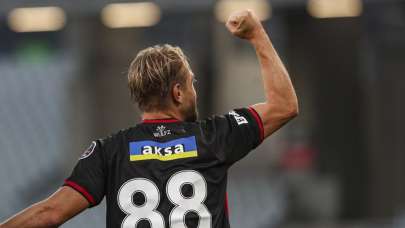 Caner Erkin imzayı attı! İşte sözleşme detayları