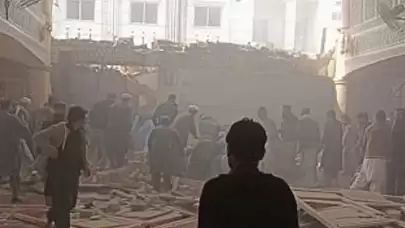 Pakistan'da camiye saldırı! 25 ölü 120 yaralı