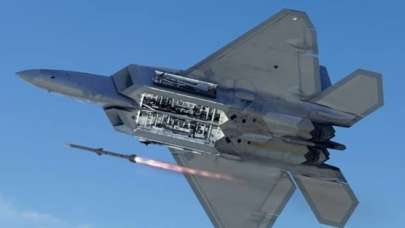 ABD alay konusu oldu: Çin balonunu F-22 ile vurdular
