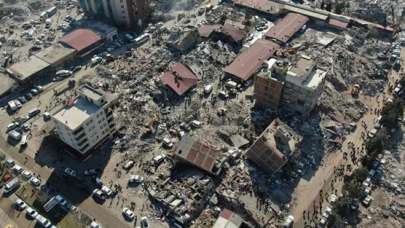 Çin uyduları depremin yıkımını böyle görüntüledi
