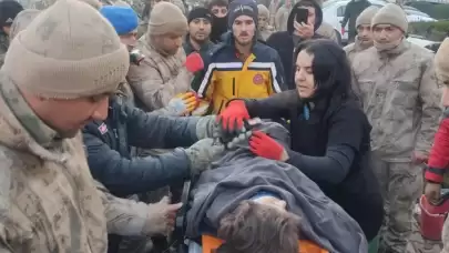 Hatay'dan 51 saat sonra gelen umut: 5 yaşındaki çocuk enkazdan çıkarıldı