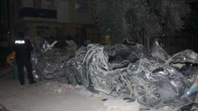 Enkazdan çıkan otomobillerin durumu yıkımın büyüklüğünü gösterdi!