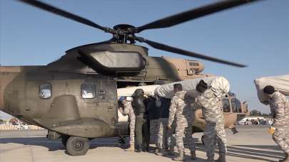 Mehmetçik, depremzedelere yardım elini uzatmayı sürdürüyor