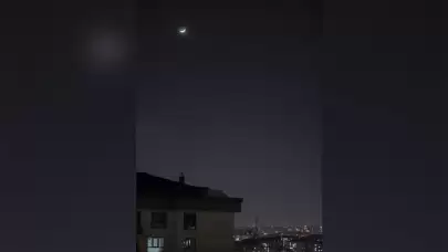 Hilal, Jüpiter ve Venüs dizilimi İstanbul'dan görüntülendi