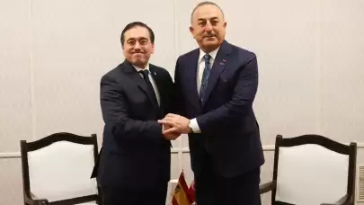 Bakan Çavuşoğlu, BAE'li ve İspanyol mevkidaşlarıyla görüştü