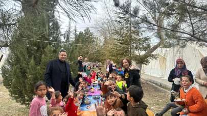 MHP Mersin İl Teşkilatından Anne Keki : Çocuk gülerse dünya güler!