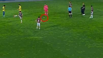 Ne köpek ne kedi! Sahaya giren hayvan futbol maçını felç etti