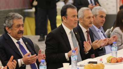 MHP Alanya'da Depremzedelerle İftarda Buluştu