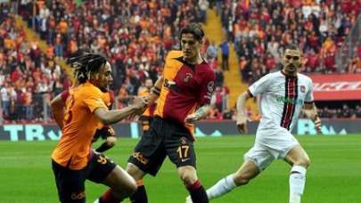 Galatasaray, sahasında puan kaybetti