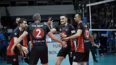 Efeler Ligi'nde şampiyon Ziraat Bankkart