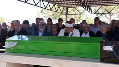 İmamın en zor görevi! Cenaze namazını gözyaşları içinde kıldırdı