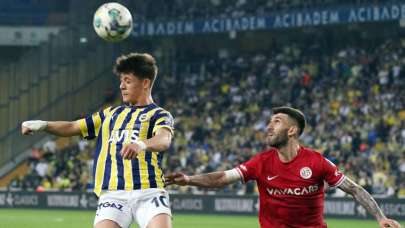 Fenerbahçe, Antalyaspor'u 2 golle geçti