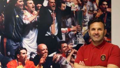 Okan Buruk'tan UEFA Kupası zaferinin yıldönümünde taraftarı coşturan mesaj: Bu senenin sihri 23