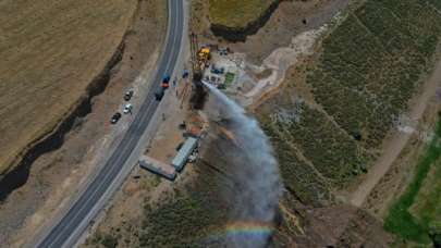 Yerin 750 metre altında bulundu, her yerden fışkırmaya başladı