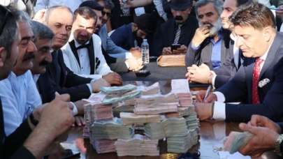 5 bin kişinin katıldığı aşiret düğününde 6 milyon liralık takı takıldı