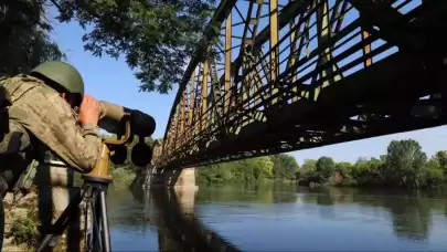 9'u FETÖ terör örgütü üyesi 13 kişi Yunanistan'a kaçarken yakalandı