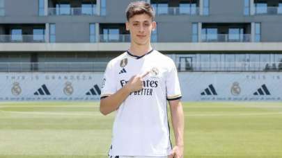 Arda Güler ilk röportajını verdi! 'Şampiyonlar Ligi kupalarını gördüm, inanılmaz hissettiriyor'