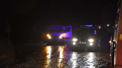 Aksaray'da selde mahsur kalan 13 kişi kurtarıldı