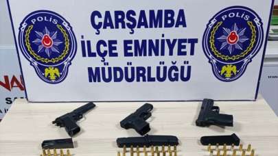 Samsun'da ruhsatsız tabanca operasyonunda  2 şüpheli yakalandı