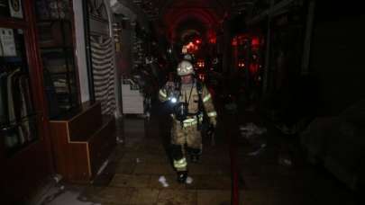 Kapalıçarşı'da çıkan yangın söndürüldü