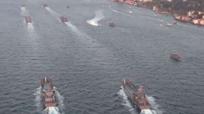 İstanbul Boğazı’ndan geçen 100 gemi havadan helikopter ile görüntülendi